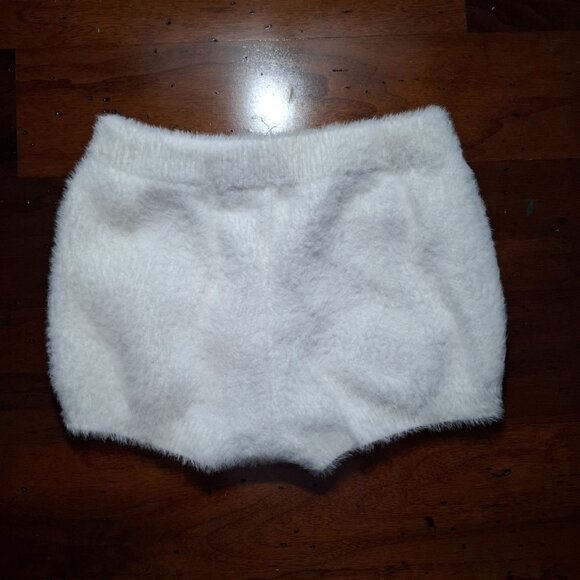La Senza fuzzy sleep shorts size S - Picture 2 of 3